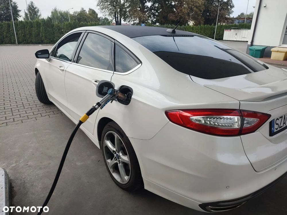 Ford Fusion 2.0 EcoBoost Titanium - 15