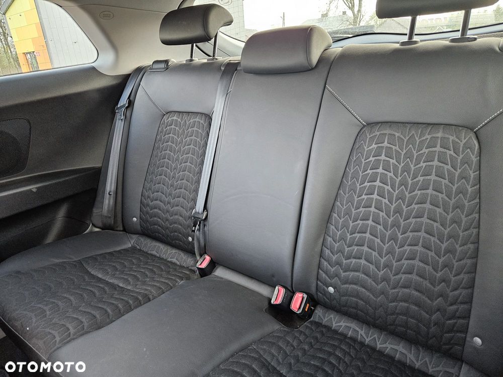 Kia ProCeed 1.6 L - 6