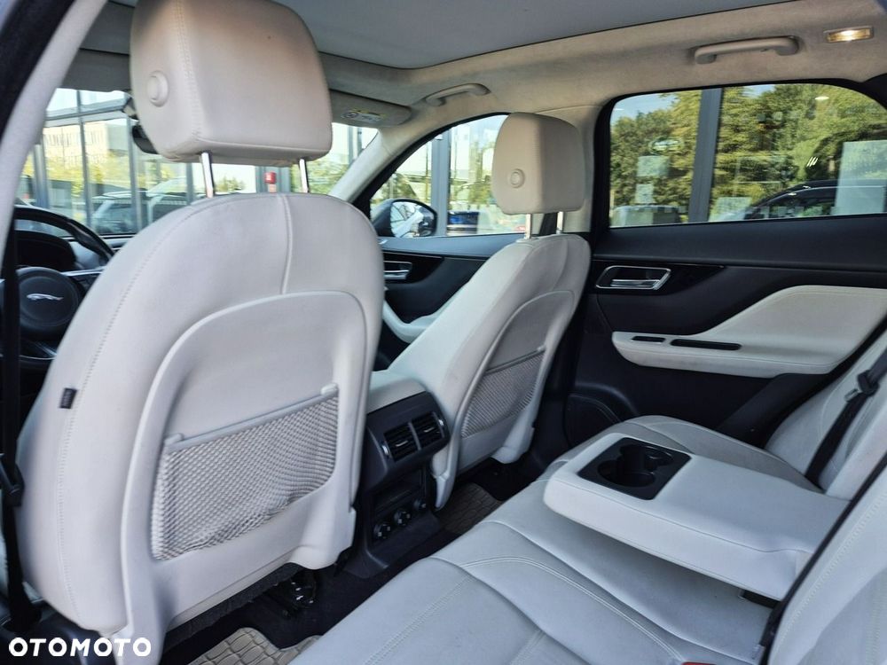 Jaguar F-Pace 25d AWD Prestige - 26