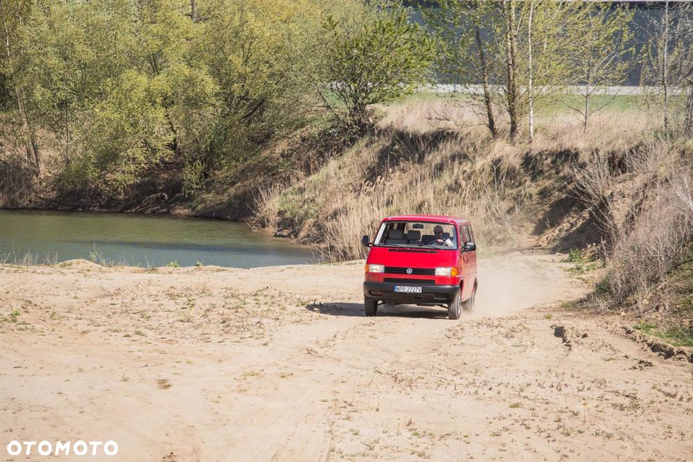 Volkswagen Transporter - 1