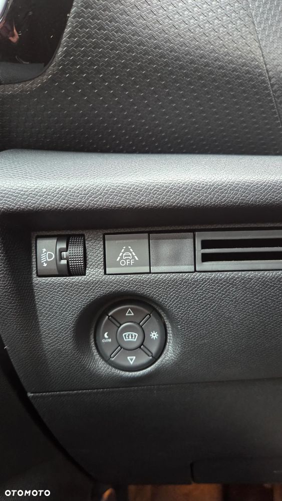 Citroën C4 BlueHDi 110 Stop&Start FEEL PACK - 26