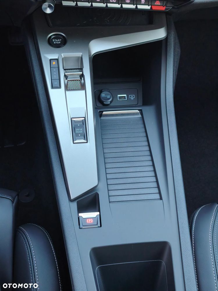 Peugeot 308 1.2 mHEV Allure S&S e-DCS6 - 28