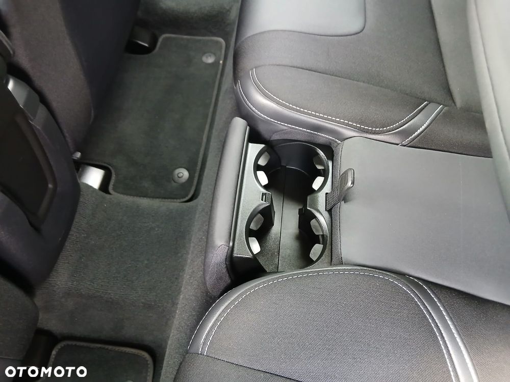 Volvo V40 D2 - 32