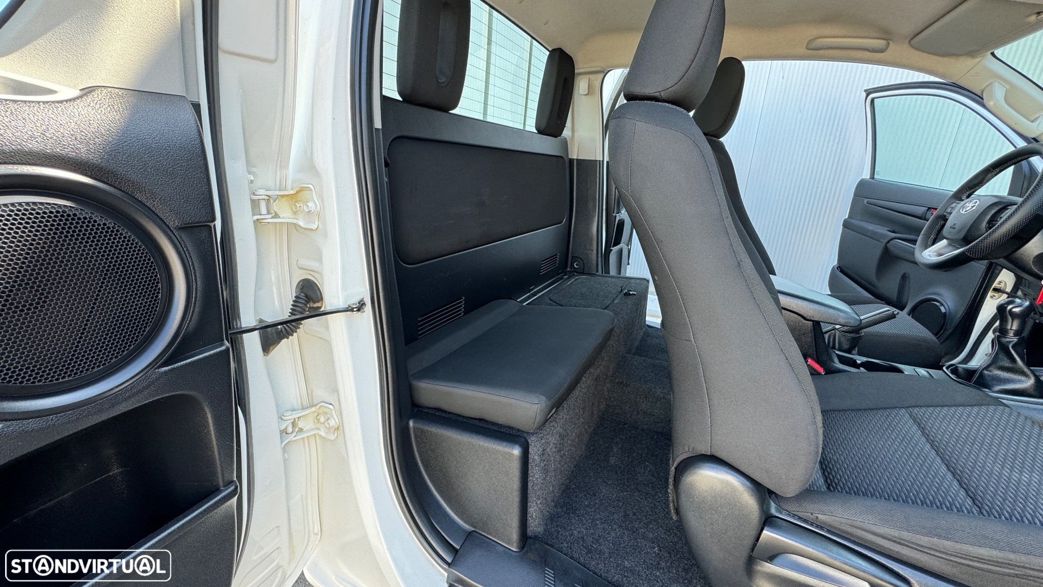 Toyota Hilux 2.4 D-4D 4X4 cabine extra - 4