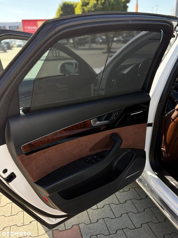 Audi A8 4.0 TFSI L Quattro - 32
