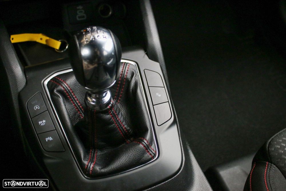 Ford Focus 1.0 EcoBoost ST-Line - 30