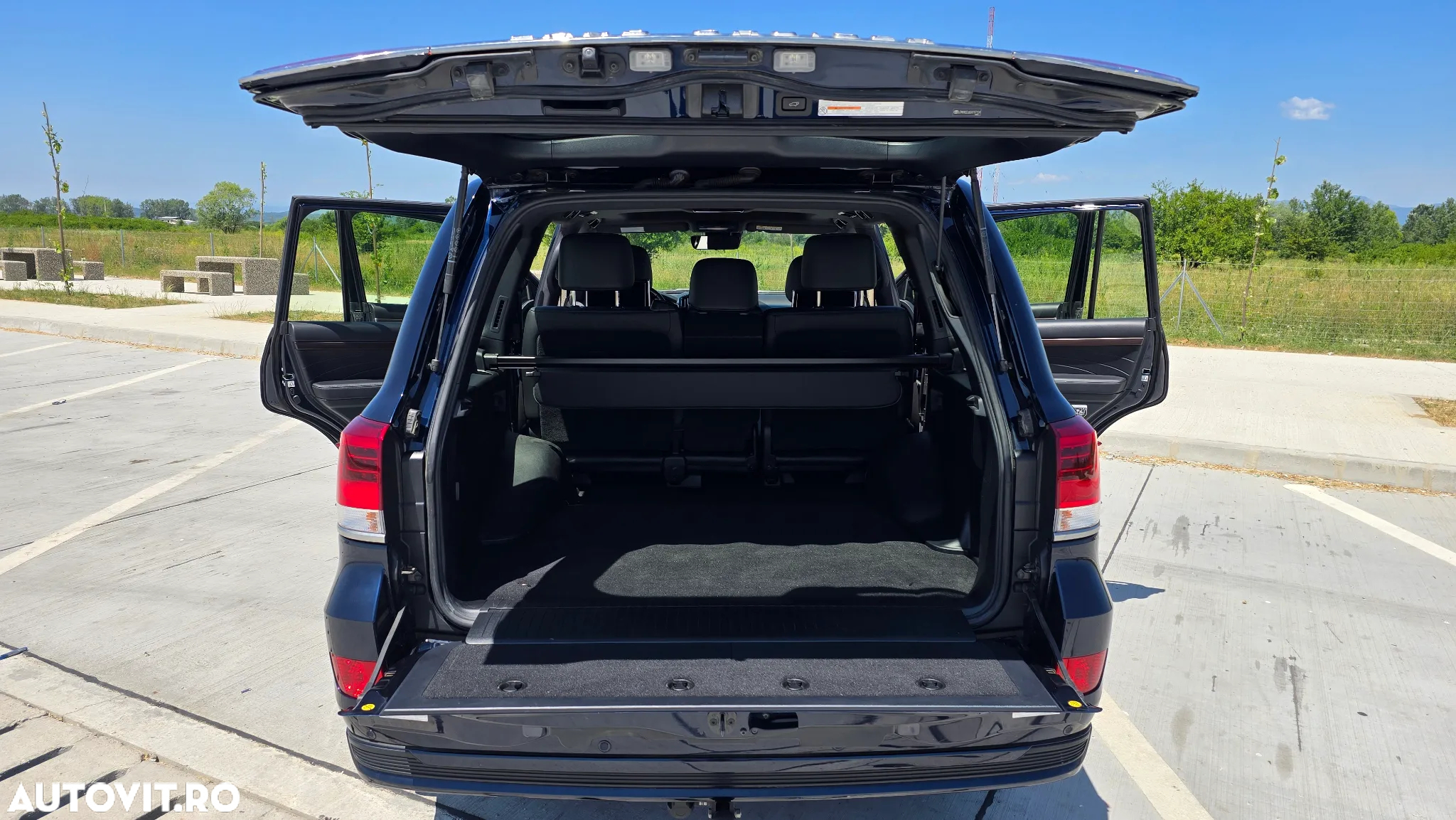Toyota Land Cruiser - 18