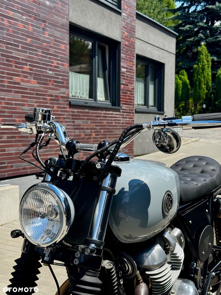 Royal Enfield Interceptor - 9