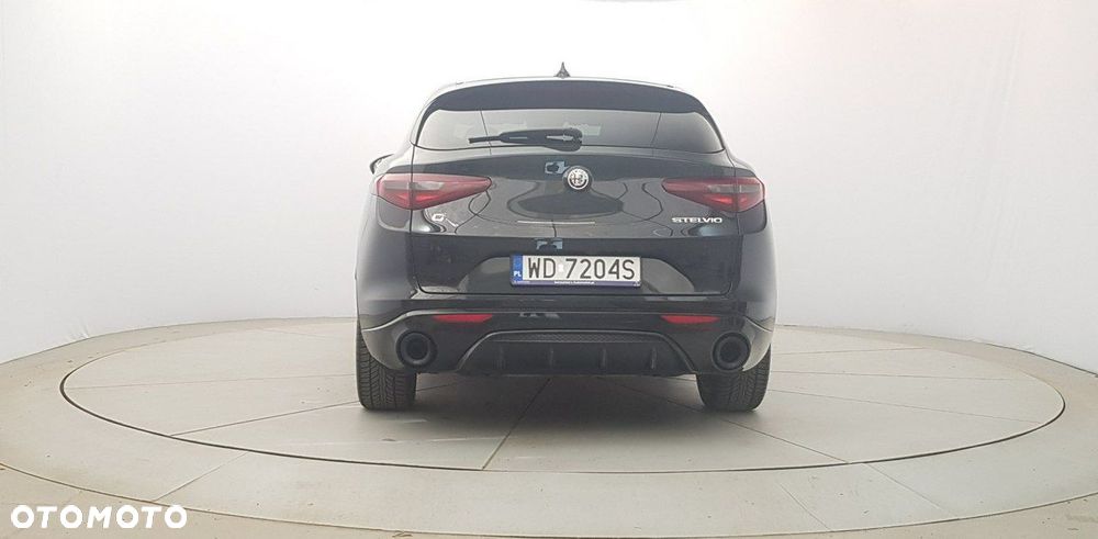 Alfa Romeo Stelvio - 6