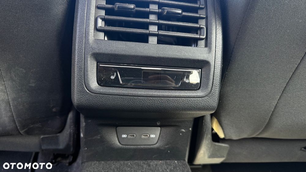 Volkswagen Golf - 11