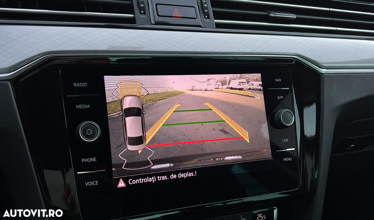 Volkswagen Passat Variant 2.0 TDI DSG Elegance - 8