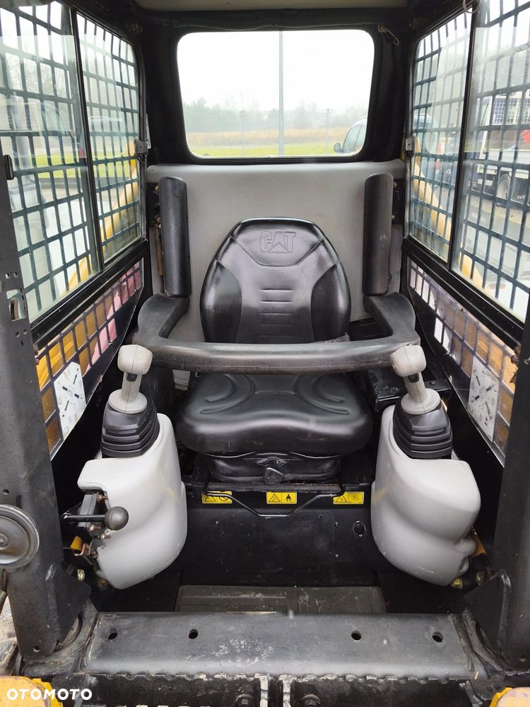 Caterpillar 216B - 6