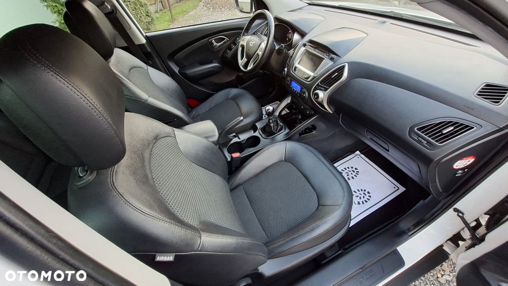 Hyundai ix35 1.6 2WD Fifa World Cup Edition - 11