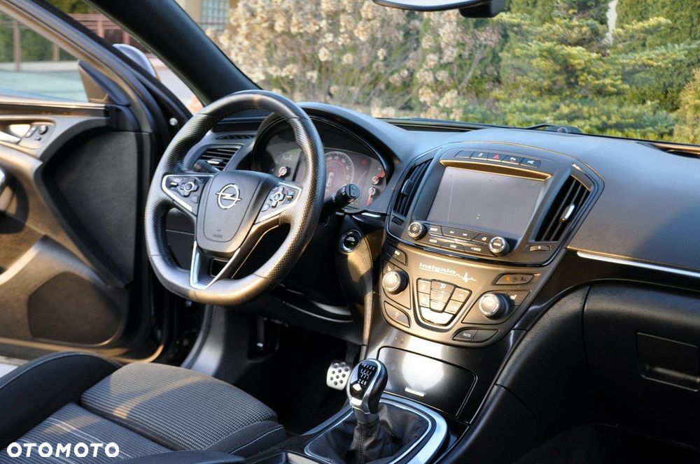 Opel Insignia - 25