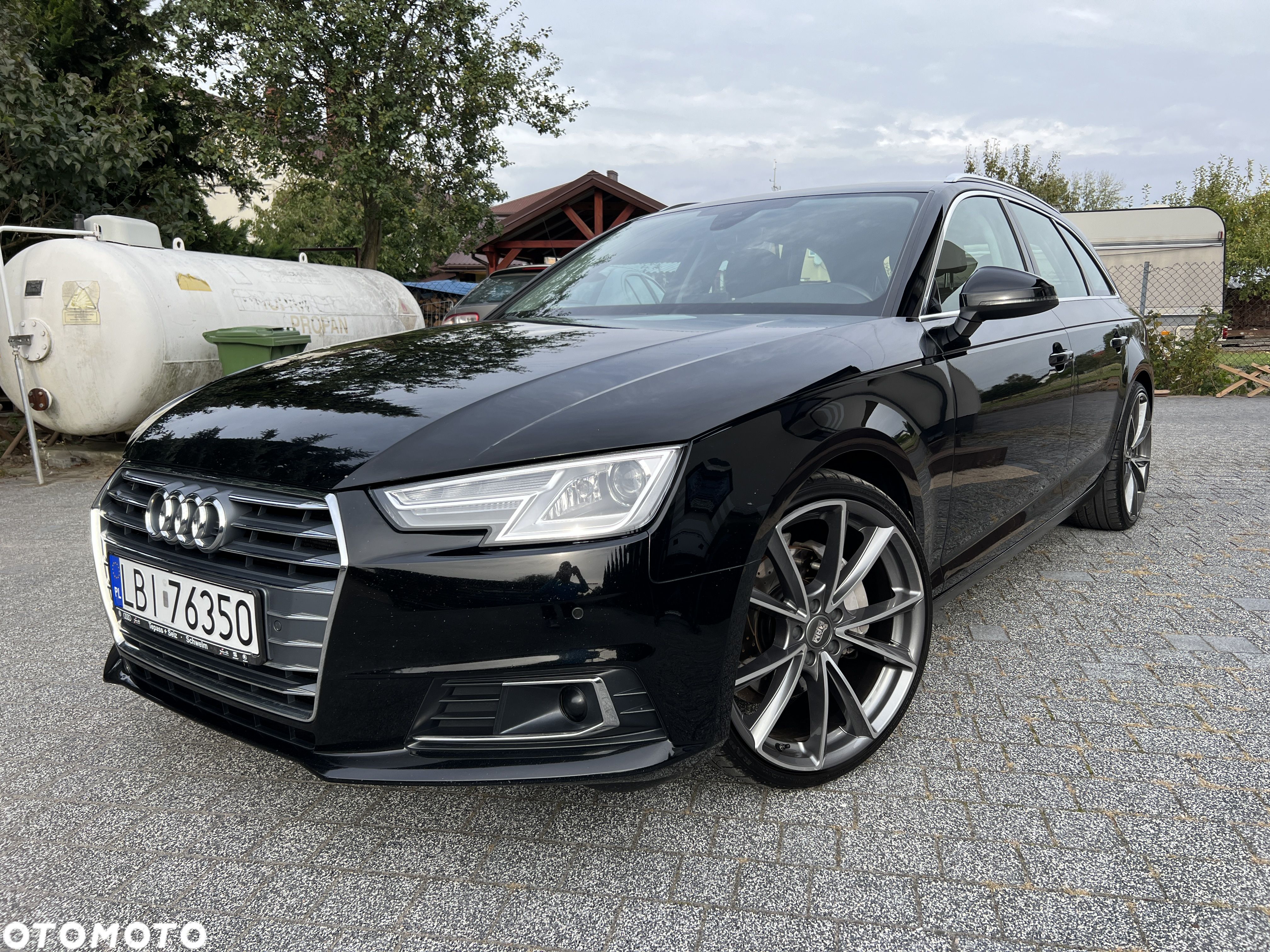Audi A4 - 1