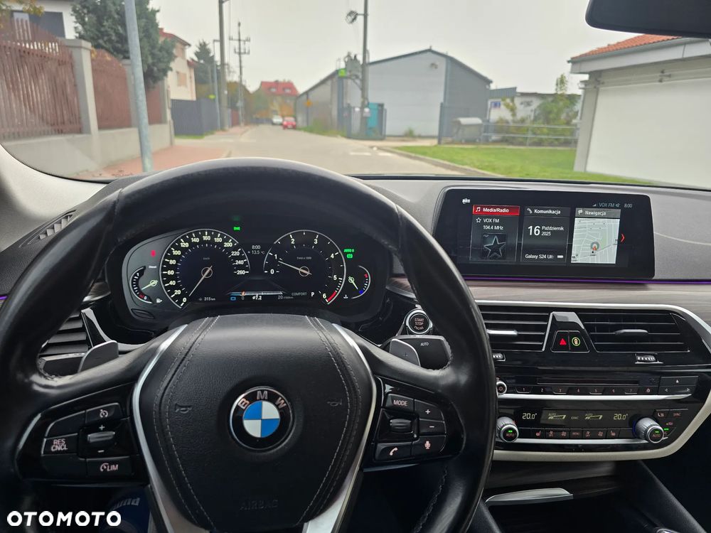 BMW Seria 5 520d Sport Line - 22