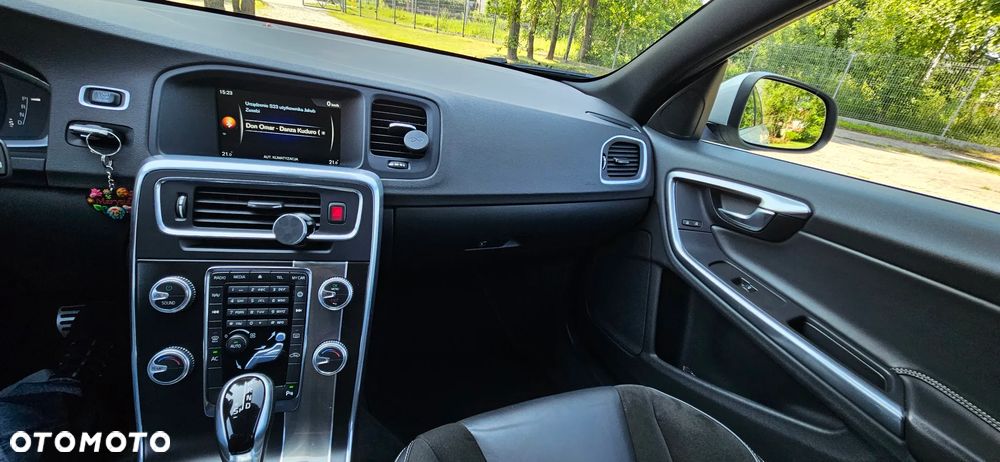 Volvo V60 T3 Momentum - 21