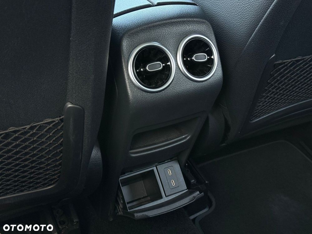 Mercedes-Benz GLB 220 mHEV 4-Matic AMG Line 8G-DCT - 32