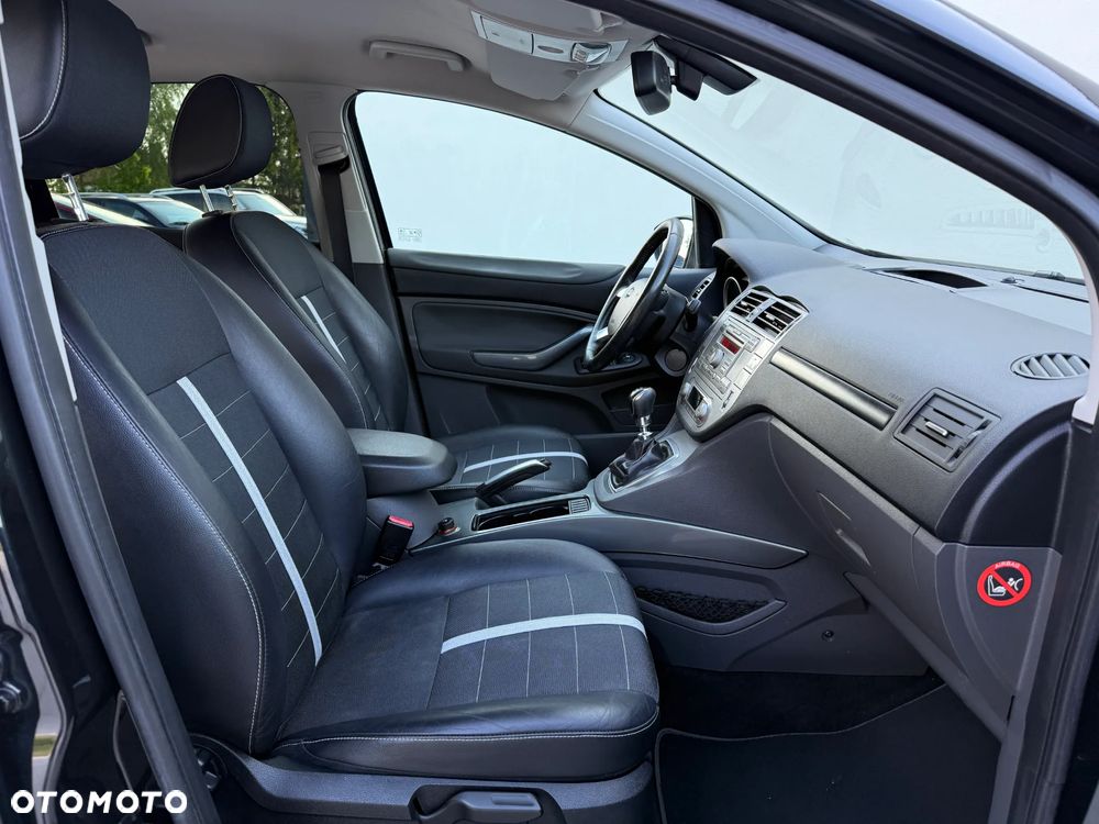 Ford Kuga - 25