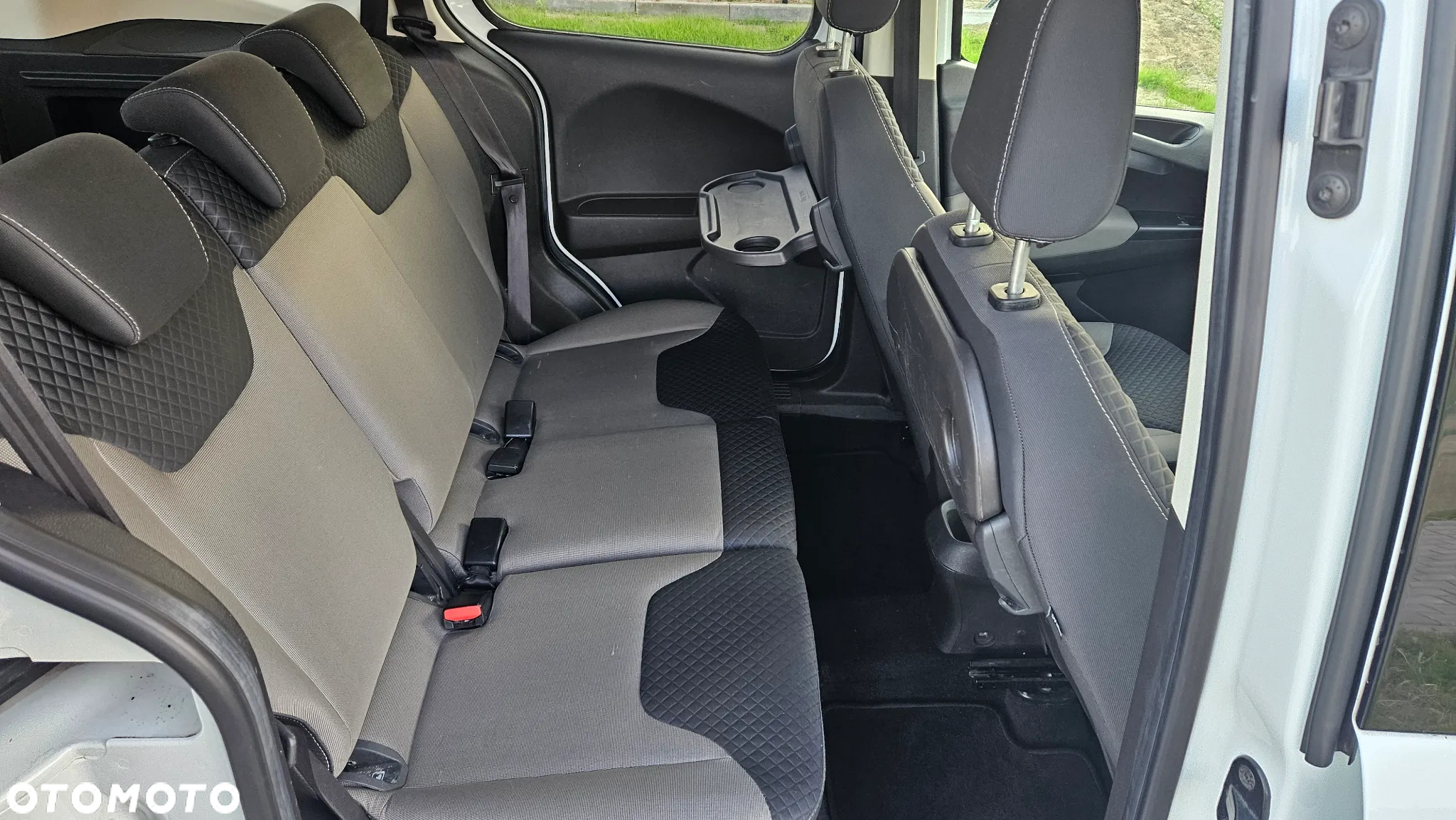 Ford Tourneo Courier 1.0 EcoBoost S&S Titanium - 12