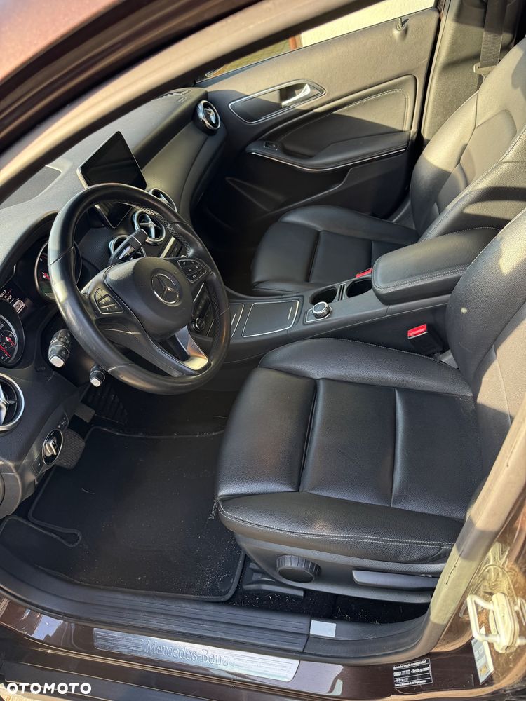 Mercedes-Benz GLA 180 (CDI) d 7G-DCT Urban - 9