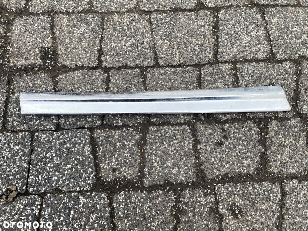 CHROMOWA LISTWA BOCZNA TYLNA MERCEDES SL SLC W107 R107 C107 - 1