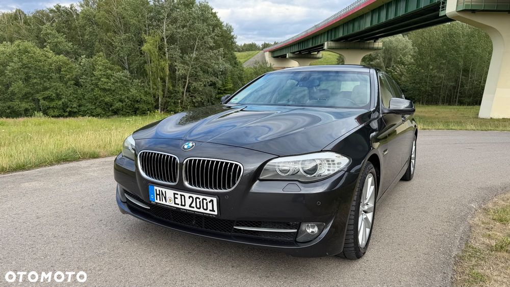 BMW Seria 5 523i - 10