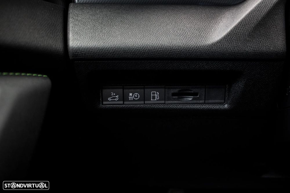 Peugeot 408 1.6 Hybrid GT e-EAT8 - 27