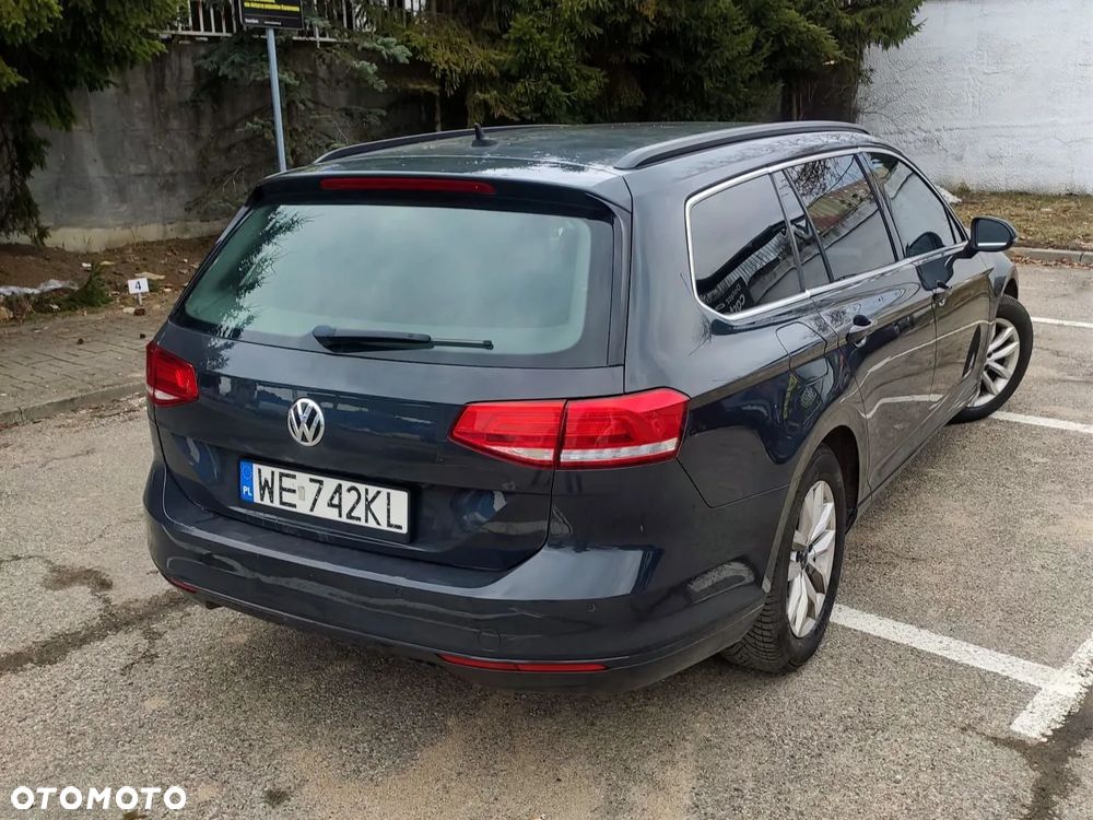 Volkswagen Passat - 4