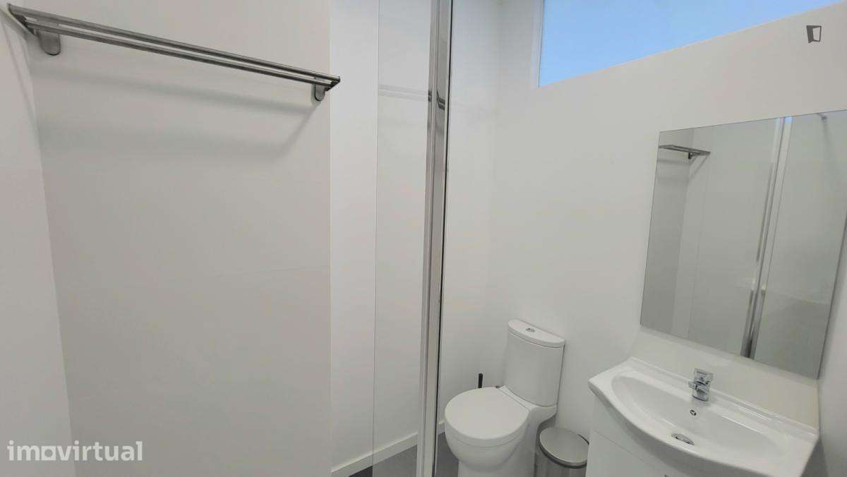 Quarto - localizado em Rio Tinto Porto - Grande imagem: 3/20