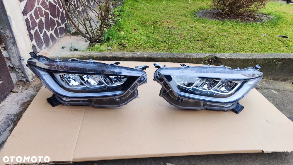 Toyota Yaris IV 20- Lampa Przednia FULL LED LR Komplet - 2