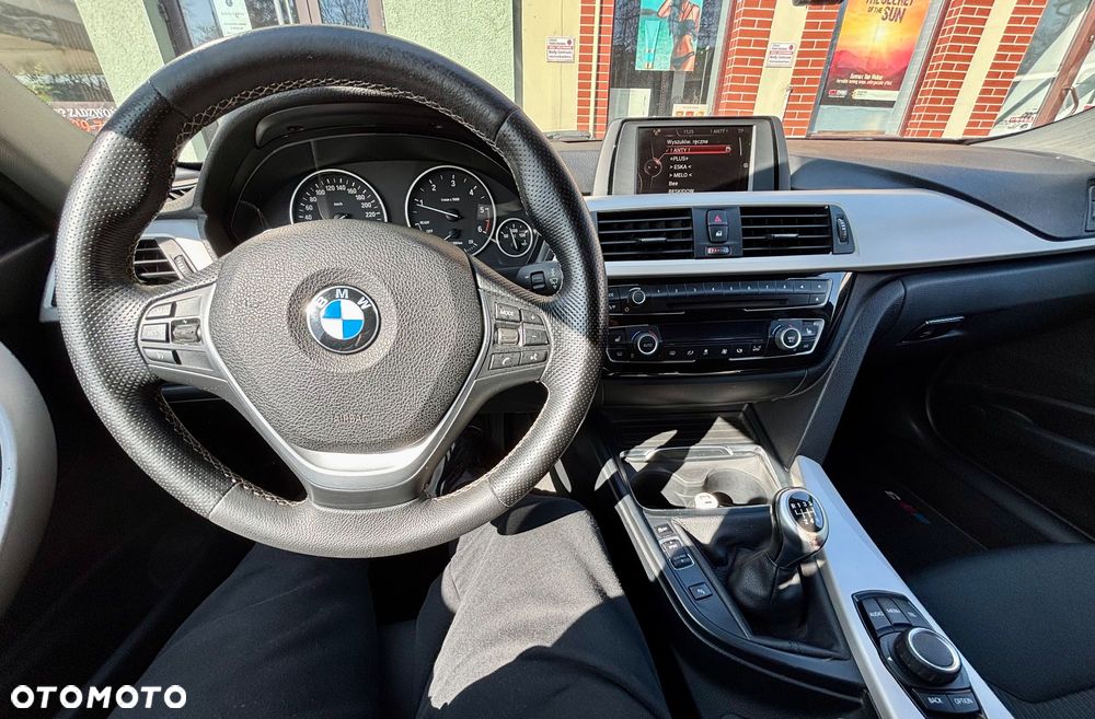 BMW 3 Series 2015 photo 4