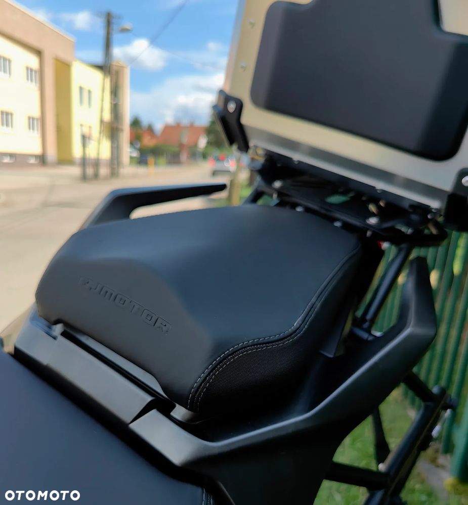 QJMOTOR SRT900SX - 15