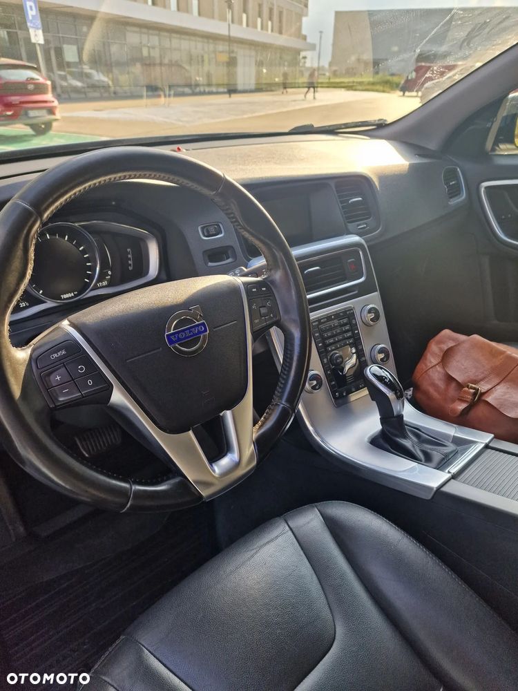 Volvo V60 Cross Country T5 Geartronic Momentum - 9