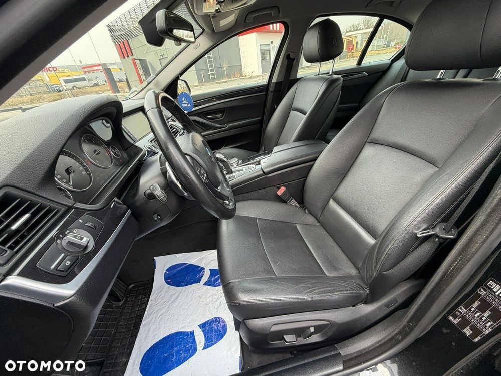 BMW Seria 5 525d Sport-Aut - 18