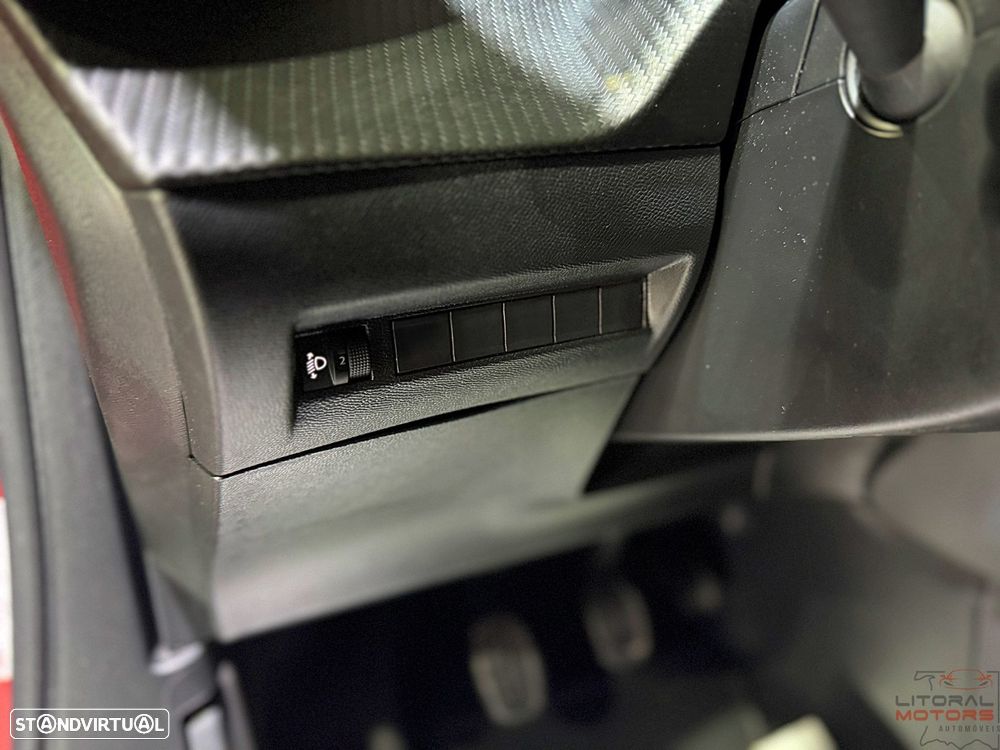 Peugeot 2008 1.2 PureTech SE Style - 18