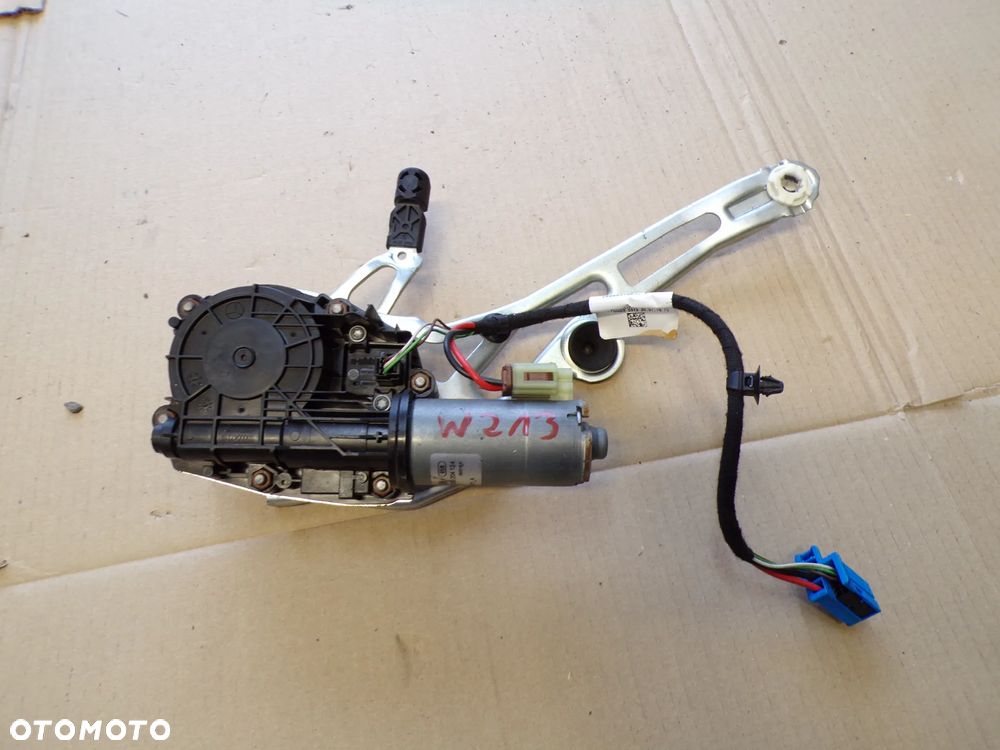MECHANIZM KLAPY BAGAŻNIKA MERCEDES W213 S000047671_A