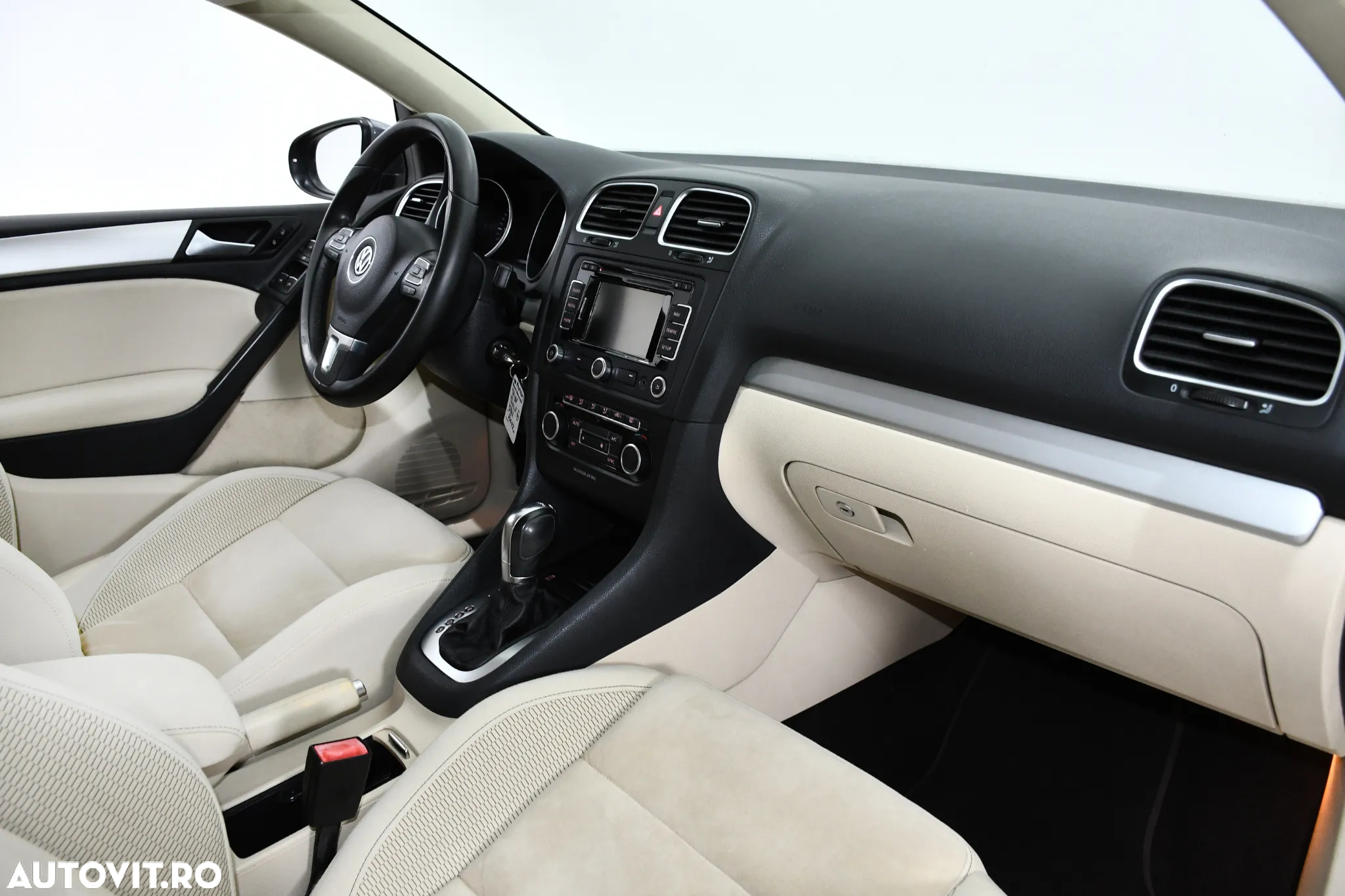 Volkswagen Golf - 6