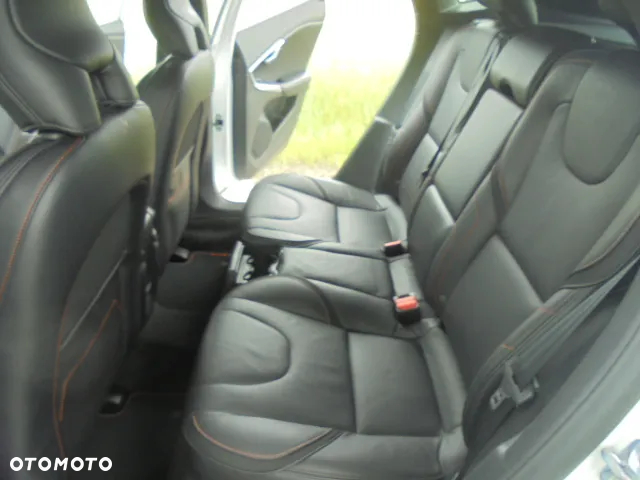 Volvo V40 D2 Drive-E Ocean Race - 12