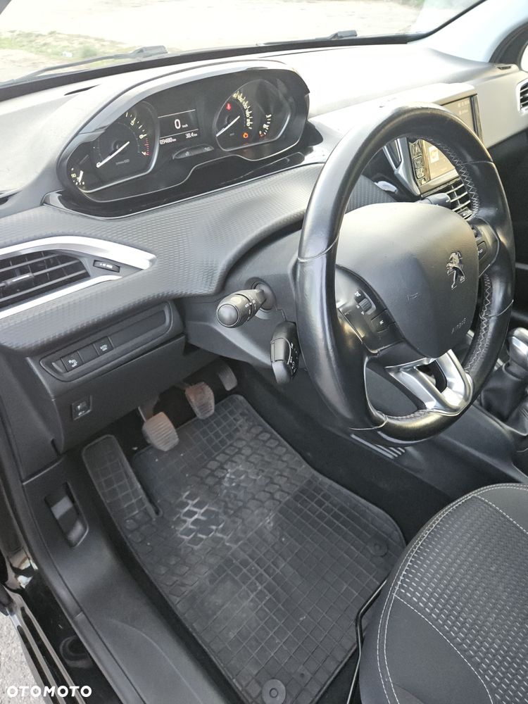 Peugeot 208 1.2 PureTech Allure S&S - 12