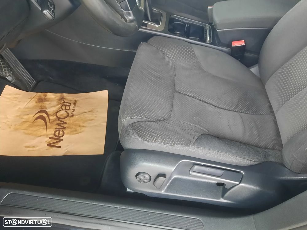 VW Passat Variant 2.0 TDi Confortline - 17