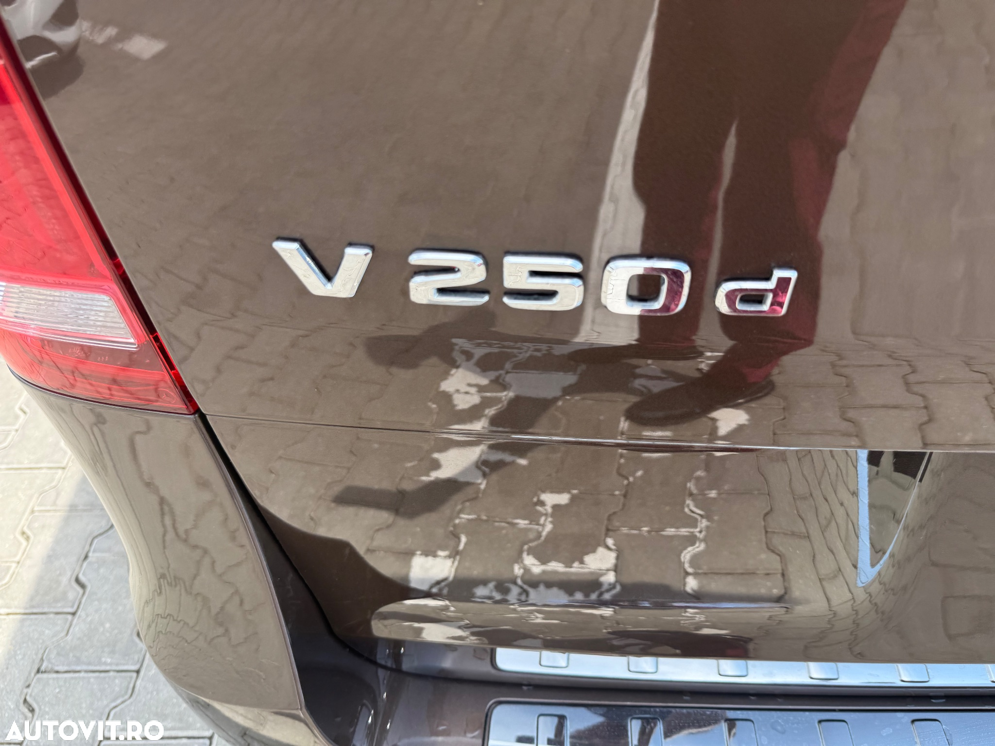 Mercedes-Benz V 250 d lang 4Matic 7G-TRONIC Exclusive Edition - 36