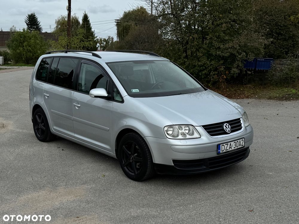 Volkswagen Touran 2.0 TDI Highline - 4