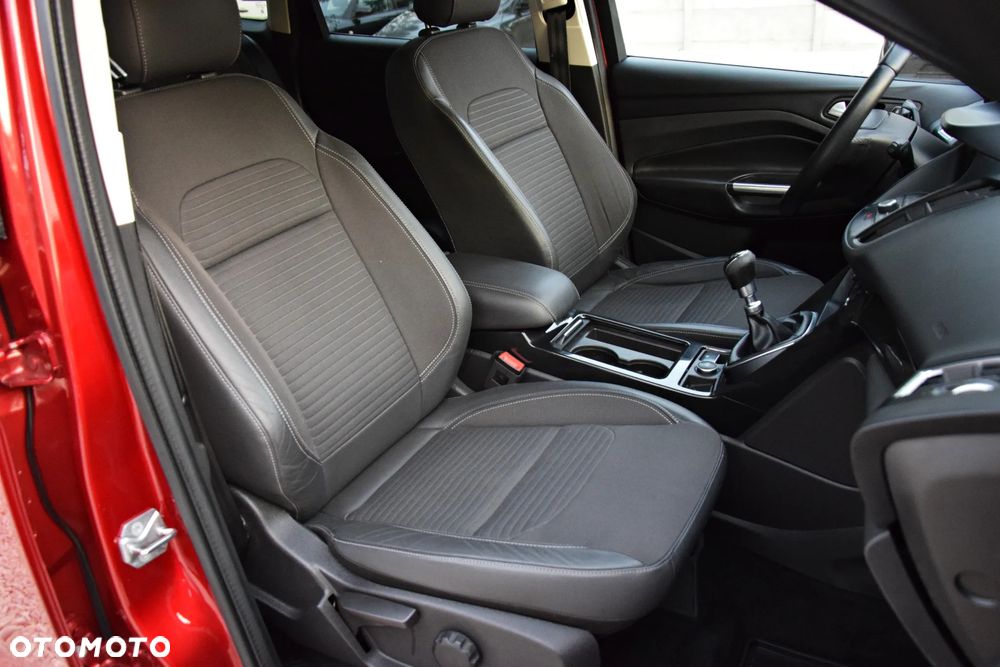Ford Kuga - 37