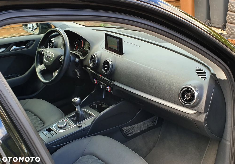 Audi A3 Sportback - 12