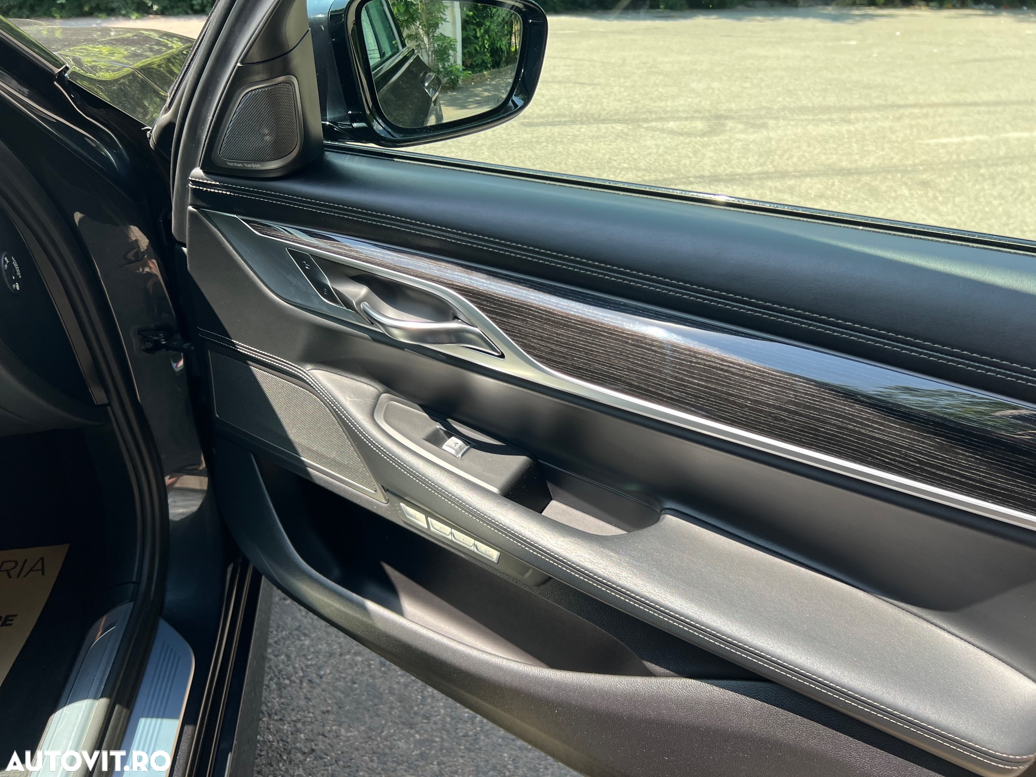 BMW Seria 7 740d xDrive - 24