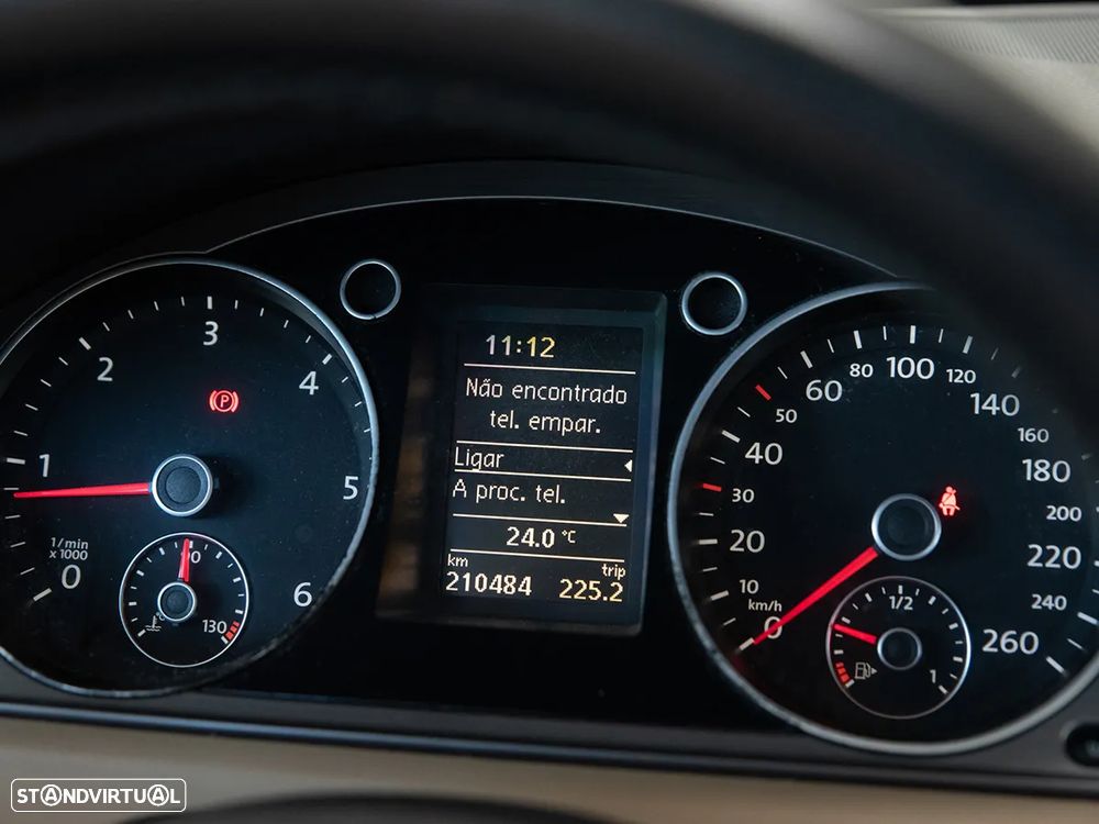 VW Passat 1.6 TDI Confortline BM - 21