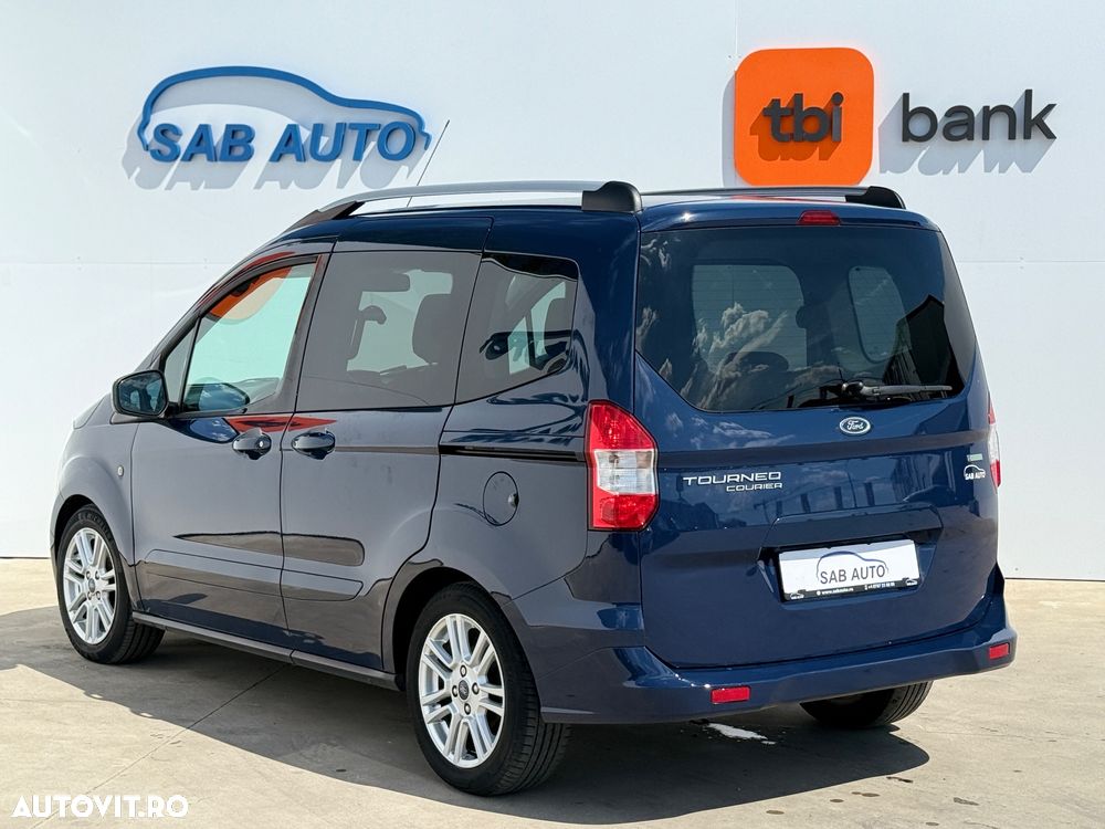 Ford Tourneo Courier 1.0 EcoBoost Titanium - 23