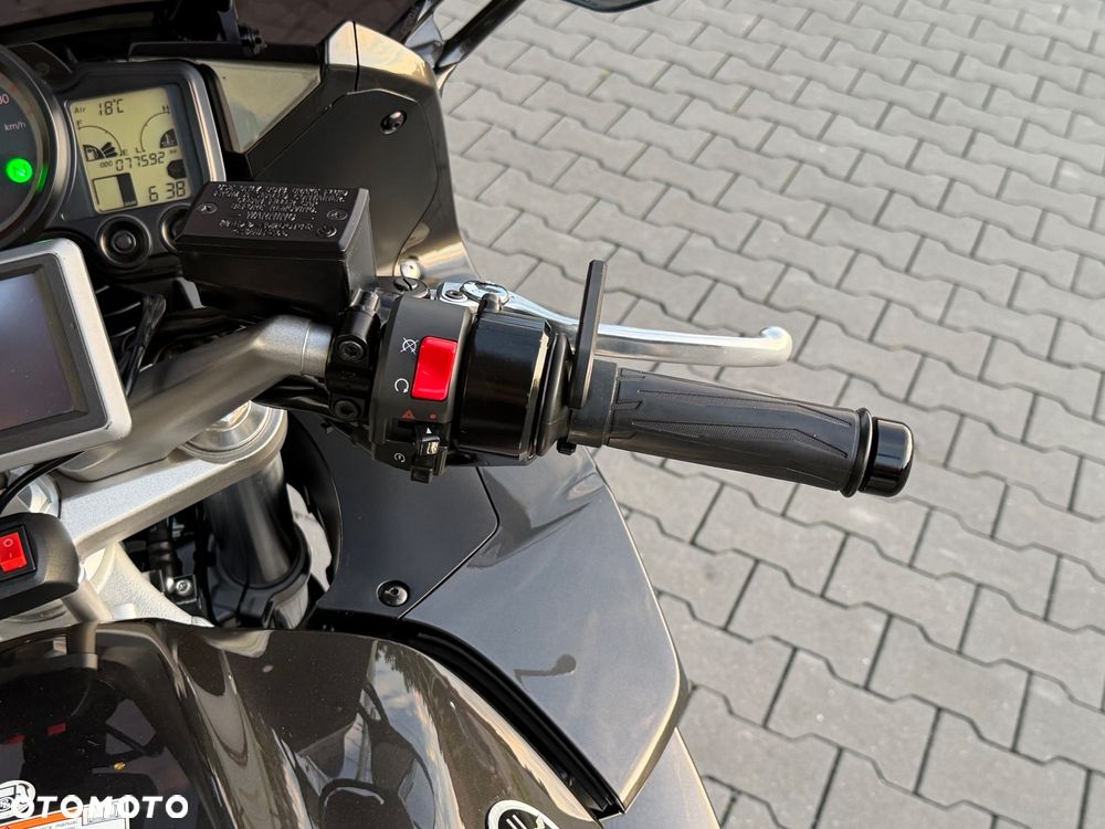 Yamaha FJR - 26