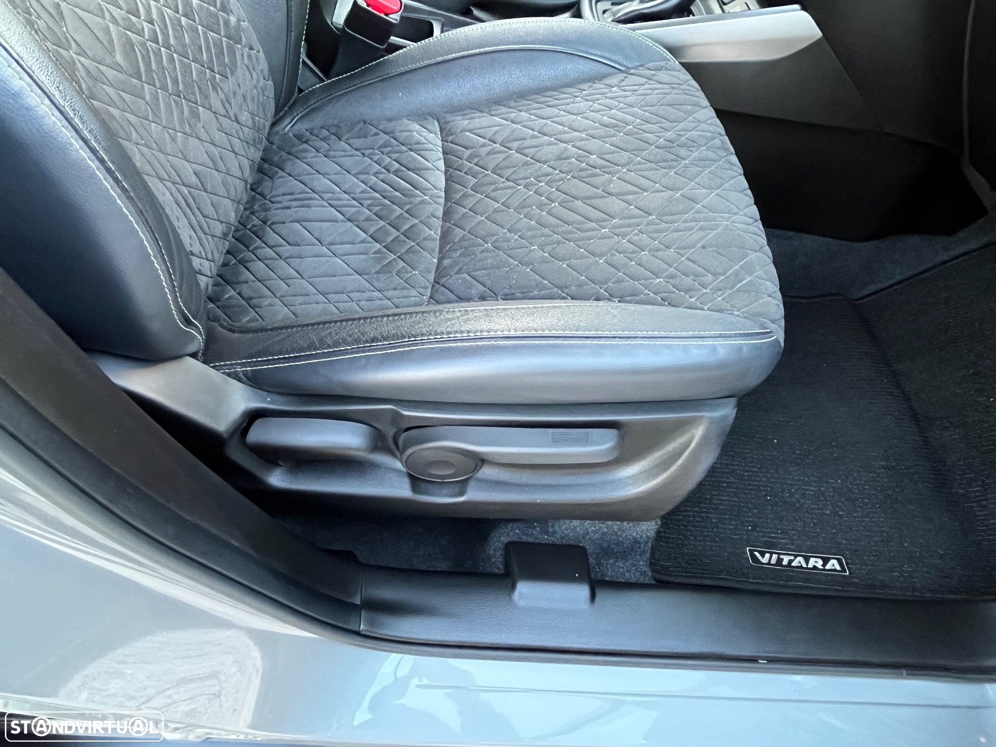 Suzuki Vitara 1.5L AGS GLX Strong Hybrid - 31